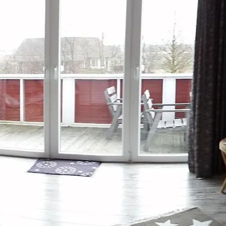 Apartment Moderne Mit Suedbalkon Und Strandkorb