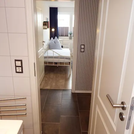 Moderne Mit Suedbalkon Und Strandkorb * Hassberg